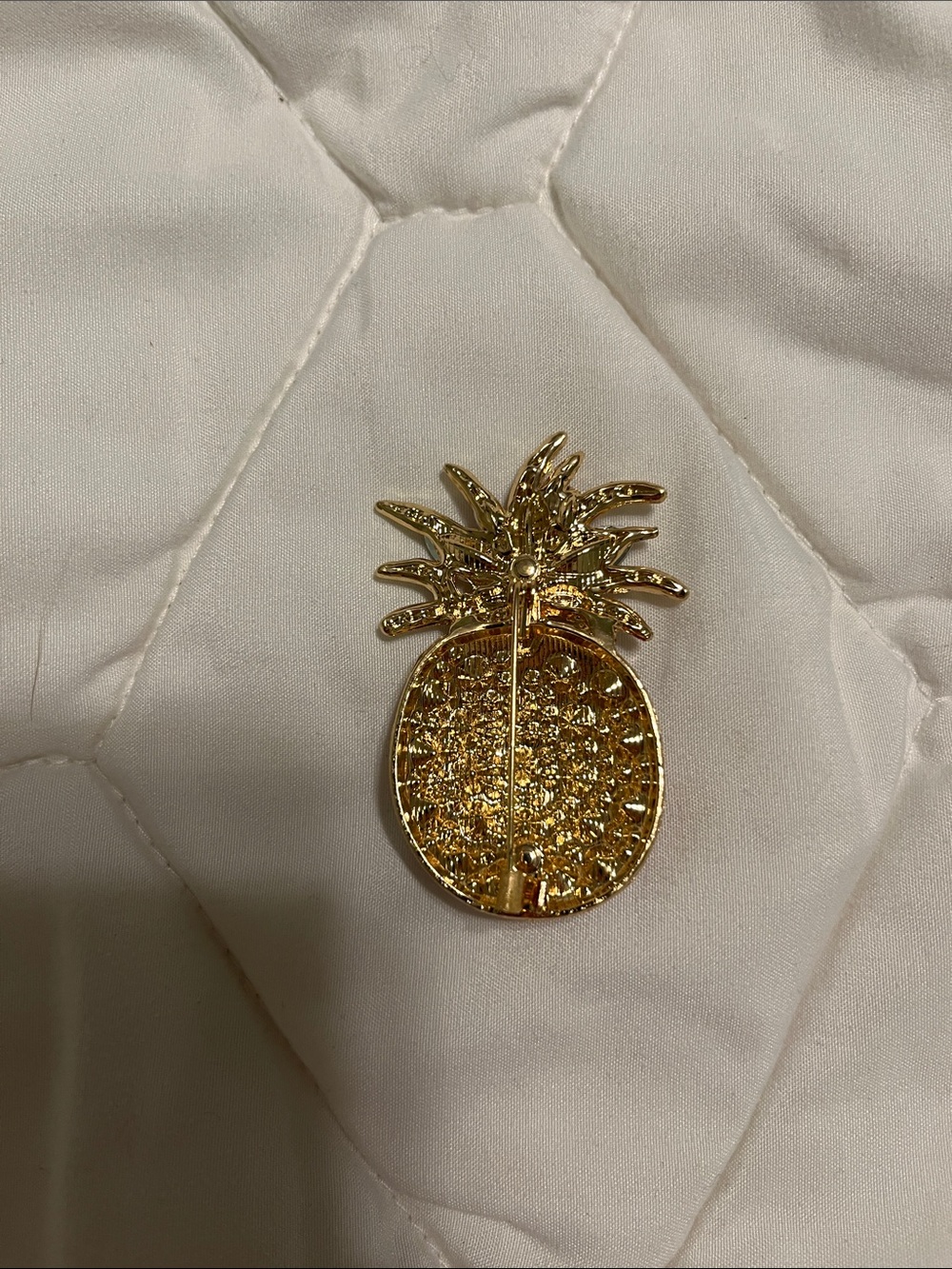 New Sparkle Crystal Pineapple Pin Broach - Picture 4 of 5